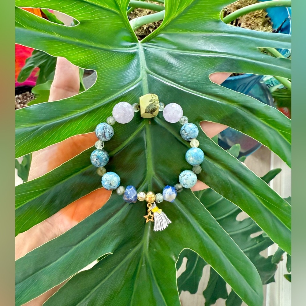 Serpentine, Amethyst, Jasper, Prehnite & Sodalite Bracelet (one)